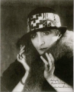 Rose Sélavy (Fotografía de Man Ray) Marcel Duchamp 1921